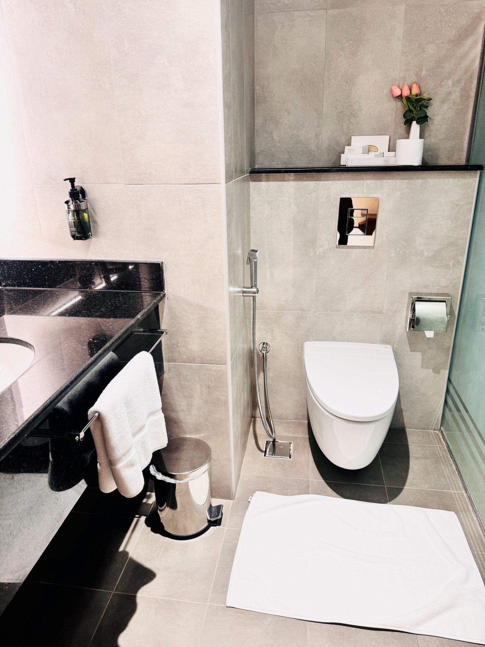 Deluxe Room – King Bed