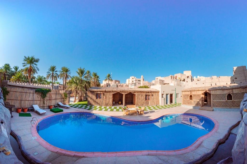 King Suite with Pool View